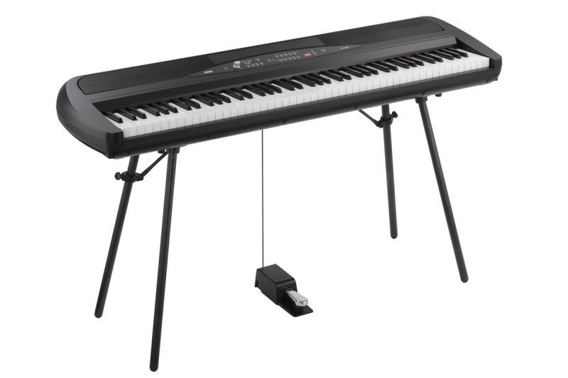 KORG digitální piano, 88 kláves, přenosné, nohy, reproduktor, černé