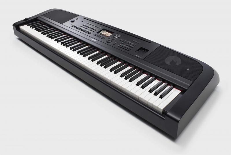 Yamaha DGX-670B digitální piano, přenosné, 88 kláves GHS, USB, Bluetooth