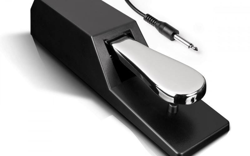 Alesis univerzální sustain pedál