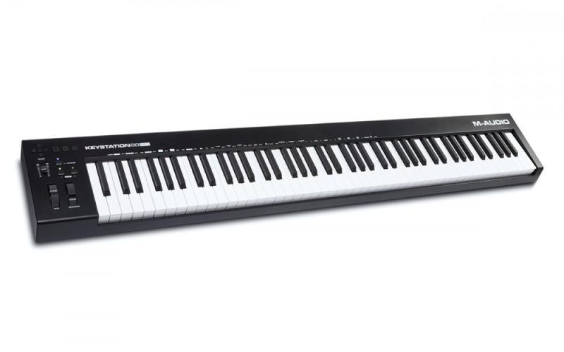 M-Audio MIDI klávesnice, 88 dotykově citlivých kláves, MIDI, transportní tlačítka