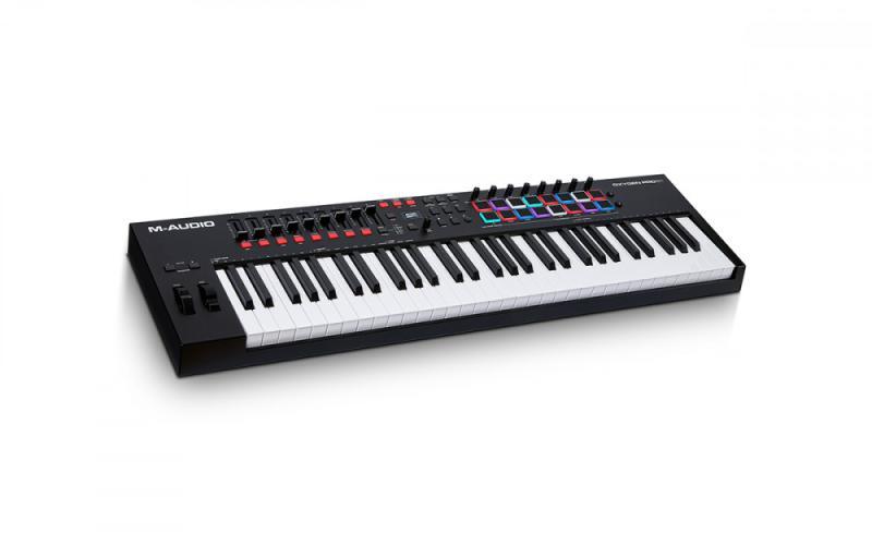 M-Audio MIDI kontroler, 61 kláves, 16 padů, 8 otočných, 9 faderů, OLED