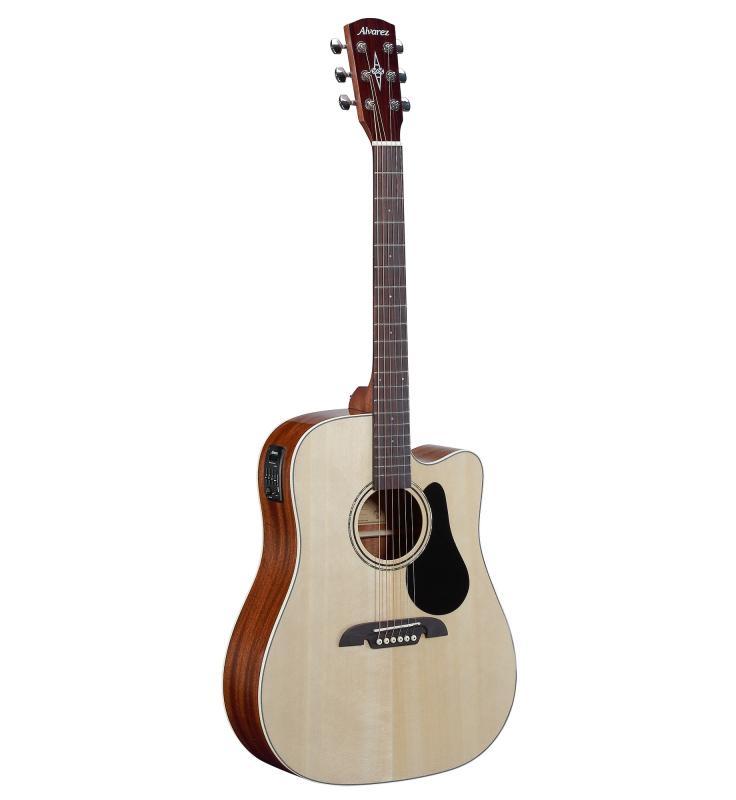 Alvarez elektroakustická kytara, dreadnought, smrková deska, lesklý přírodní finish, s pouzdrem