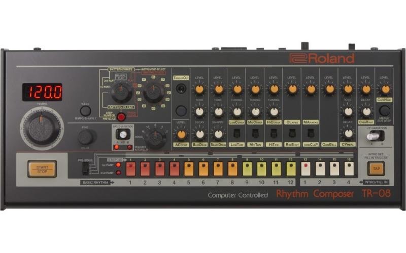 Roland syntezátor TR-808, kompaktní, ikonický zvuk, analogové bicí
