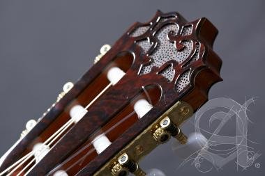 Alhambra ALH-J.M. Vilaplana NT + caseAlhambra Gitár José María Vilaplana Serie NT Cédrus, tömör indi