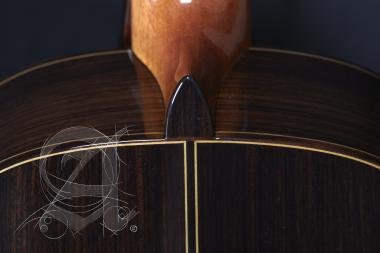 Alhambra ALH-Mengual & Margarit C + caseAlhambra Gitár Mengual y Margarit Serie C Cédrus, tömör indi