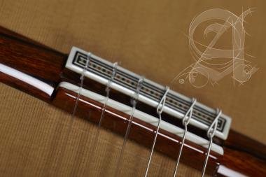 Alhambra ALH-Mengual & Margarit C + caseAlhambra Gitár Mengual y Margarit Serie C Cédrus, tömör indi