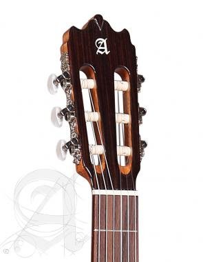 Alhambra ALH-3C CT E1Alhambra Gitár 3 C-CT-E1 Ccédrus, mahagóni, indiai rózsafa fogólap. Fishman elő