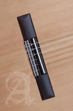 Alhambra ALH-1OP SAlhambra Gitár 1 OP Senorita (7/8) vörös cédrus, mahagóni, indiai rózsafa fogólap.