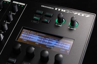 Roland MC-707 bővíthető sampler groovebox