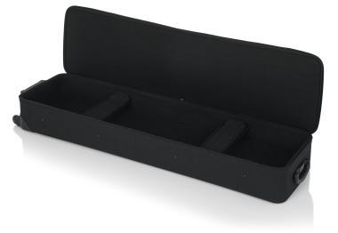 Gator GK-76-SLIM Keskeny, könnyű, EPS szivacsos, merev keyboard táska kerékkel, 76 billentyűs hangszerhez