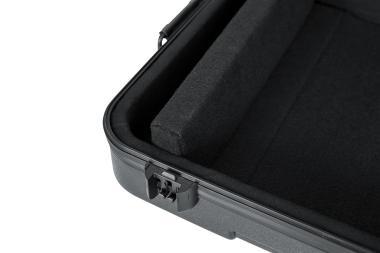 Gator GTSA-KEY61 TSA öntött műanyag keyboard keménytok 61 billentyűs hangszerhez, kerekekkel
