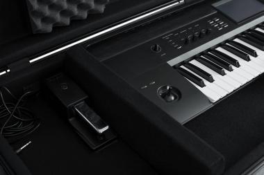 Gator GTSA-KEY76 TSA öntött műanyag keyboard keménytok 76 billentyűs hangszerhez, kerekekkel