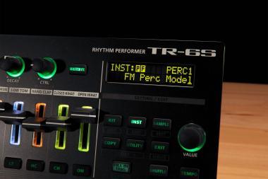 Roland TR-6S Dobgép és munkaállomás kompakt kivitelben