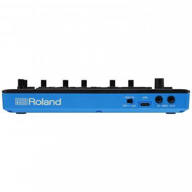 Roland J-6 ACB modellezésű, hordozható akkord szintetizátor, kompakt kivitelben