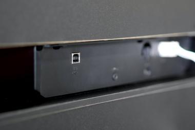 KORG KG-LP380BKU slim design digitális zongora, 88 billentyű, RH3 mechanika, fekete, billentyűfedéllel, USB MIDI csat