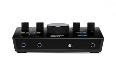 M-Audio AIR 192-6 interfész/hangkártya, 2-be/2-ki, 24-bit/192 kHz, USB/C, MIDI