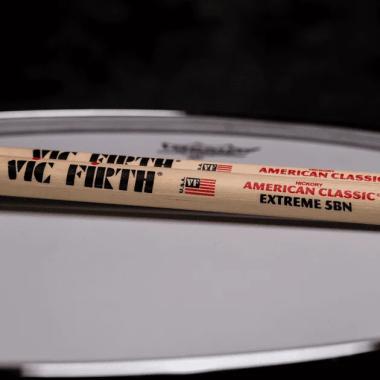 Vic Firth X5BN American Classic Extreme 5BN hickory dobverő, csepp fejtíp., nejlon fej, hossz: 419mm - átm.: 15,1mm