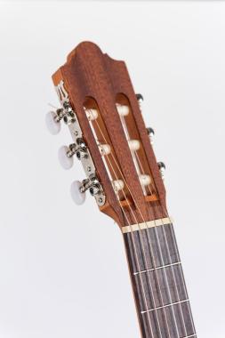 Camps ST1C klasszikus gitár, 4/4-es méret, tömör cédrus fedlap, rózsafa fogólap, magasfényű natúr szín