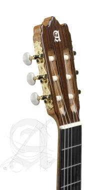 Alhambra ALH-4P + case Gitár 4P Cédrus, indiai rózsafa, ébenfa fogólap, tokkal