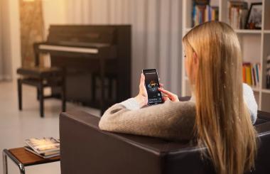 Kawai CA901R digitális zongora, 88 billentyűs kalapácsmechanika, 256 hang polifónia, Bluetooth, rózsafa
