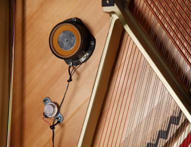 Kawai K-500ATX4 M/PEP akusztikus pianínó, ATX4 hibrid rendszer, 88 billentyű, 130cm magas, fényes fekete