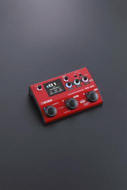BOSS VE-22 ének effekt processzor, LCD kijelző, 99 memória, beépített looper