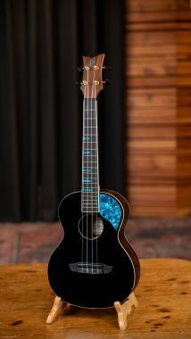 Ortega RUGH-BKT ORTEGA RUGH-BKT Ghost Series Tenor Ukulele 4 húros