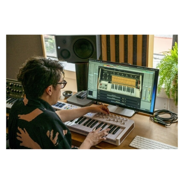 Arturia ART231531 KeyLab Essential mk3 61 White