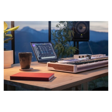 Arturia ART231531 KeyLab Essential mk3 61 White