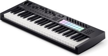 Novation Launchkey 49 MK4 hatékony, 49 hangjegyes vezérlőbillentyűzet az összes főbb DAW-hoz