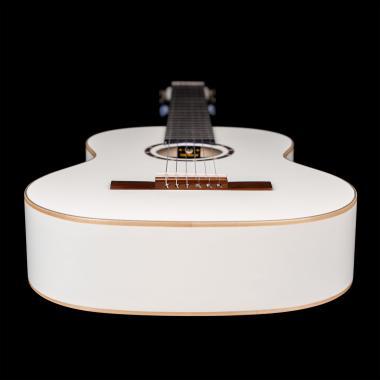 Ortega R121WH Family Series 4 klasszikus gitár 6 húros - White + Gigbag
