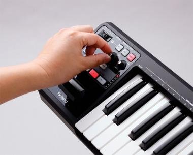 Roland A-49-BK MIDI kontroller billentyűzet 49 billentyű 2 kontroller 2 gomb - fekete