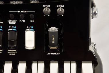 Roland FR-4X BK digitális tangóharmonika beépített hangszóróval - fekete