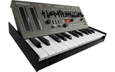 Roland SH-01A Boutique SH-101 szintetizátor