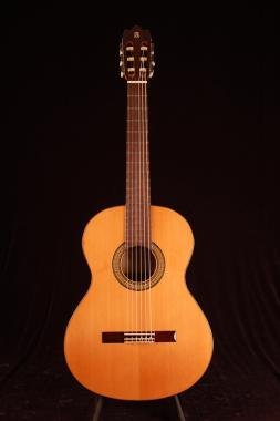 Alhambra ALH-3C LHAlhambra Gitár 3 C Cédrus, mahagóni, indiai rózsafa fogólap. 2 oldalú szegélyezés,
