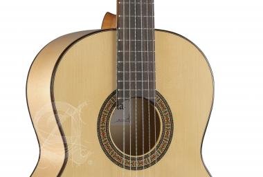 Alhambra ALH-3F PickguardAlhambra Gitár 3 F Tömör lucfenyő, fügefa, indiai rózsafa fogólap, átlátszó