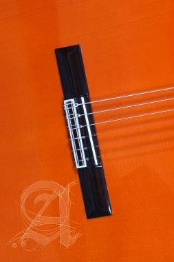 Alhambra ALH-4F PickguardAlhambra Gitár Tömör lucfenyő, fügefa, ébenfa fogólap, orange lakk, átlátsz