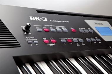Roland BK-3 szintetizátor bővíthető kísérlet-automatikás beépített hangszóróval 61 billentyű